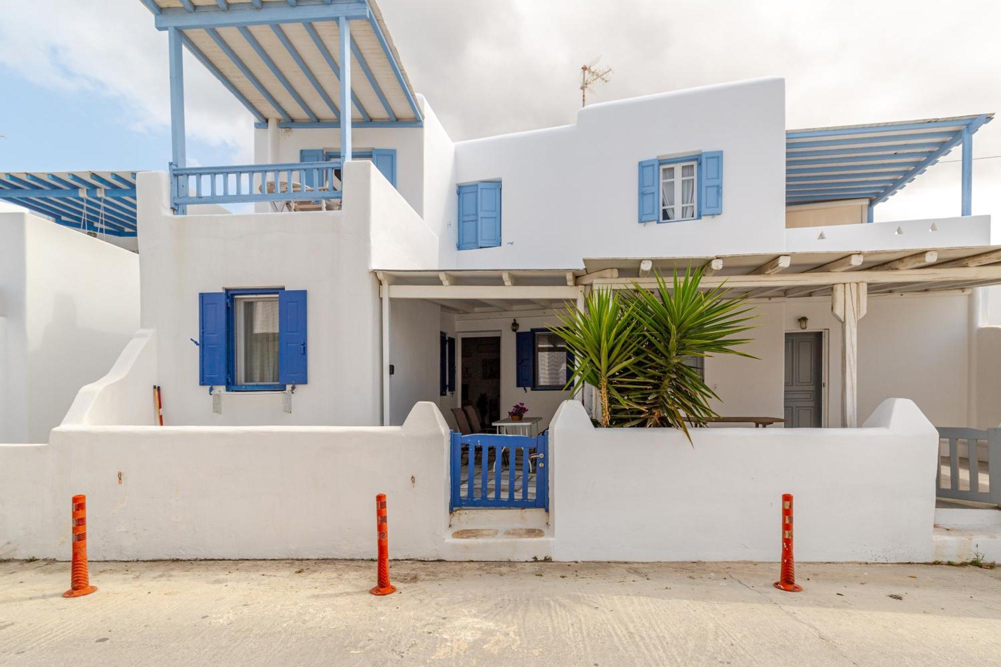 Elenitas Beach House In Ornos Exterior photo