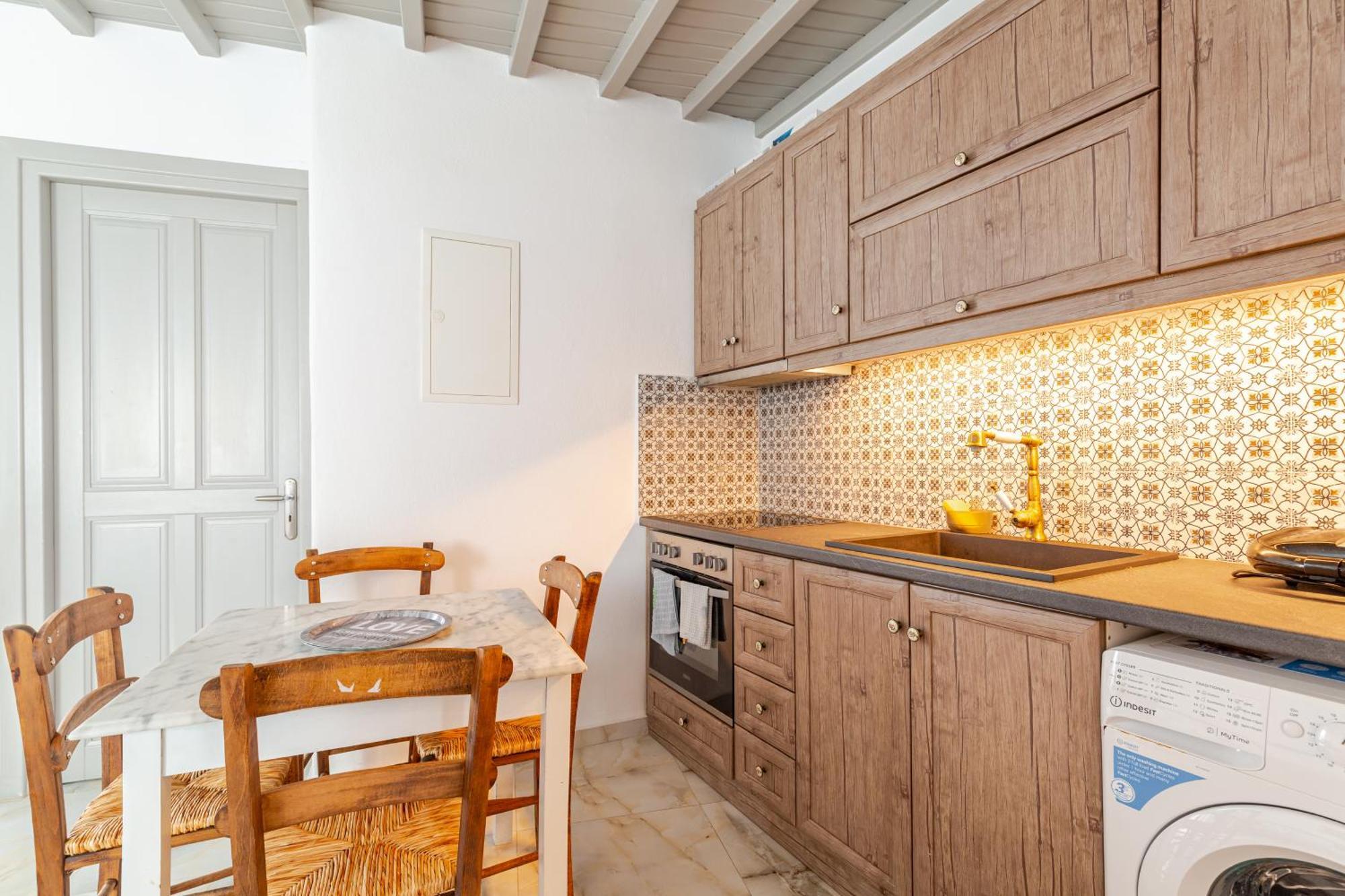 Elenitas Beach House In Ornos Exterior photo