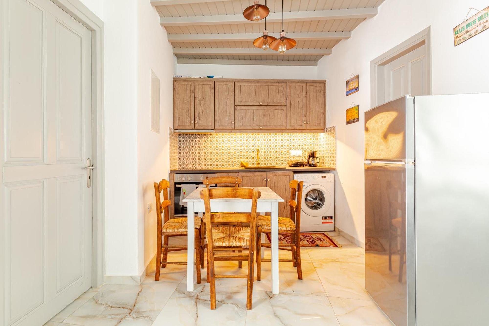 Elenitas Beach House In Ornos Exterior photo