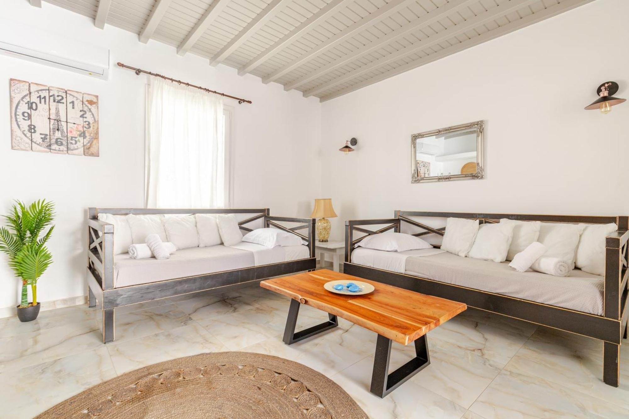 Elenitas Beach House In Ornos Exterior photo